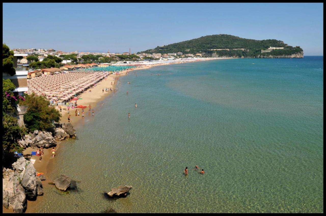 B&B I 100 Passi Gaeta Exterior photo